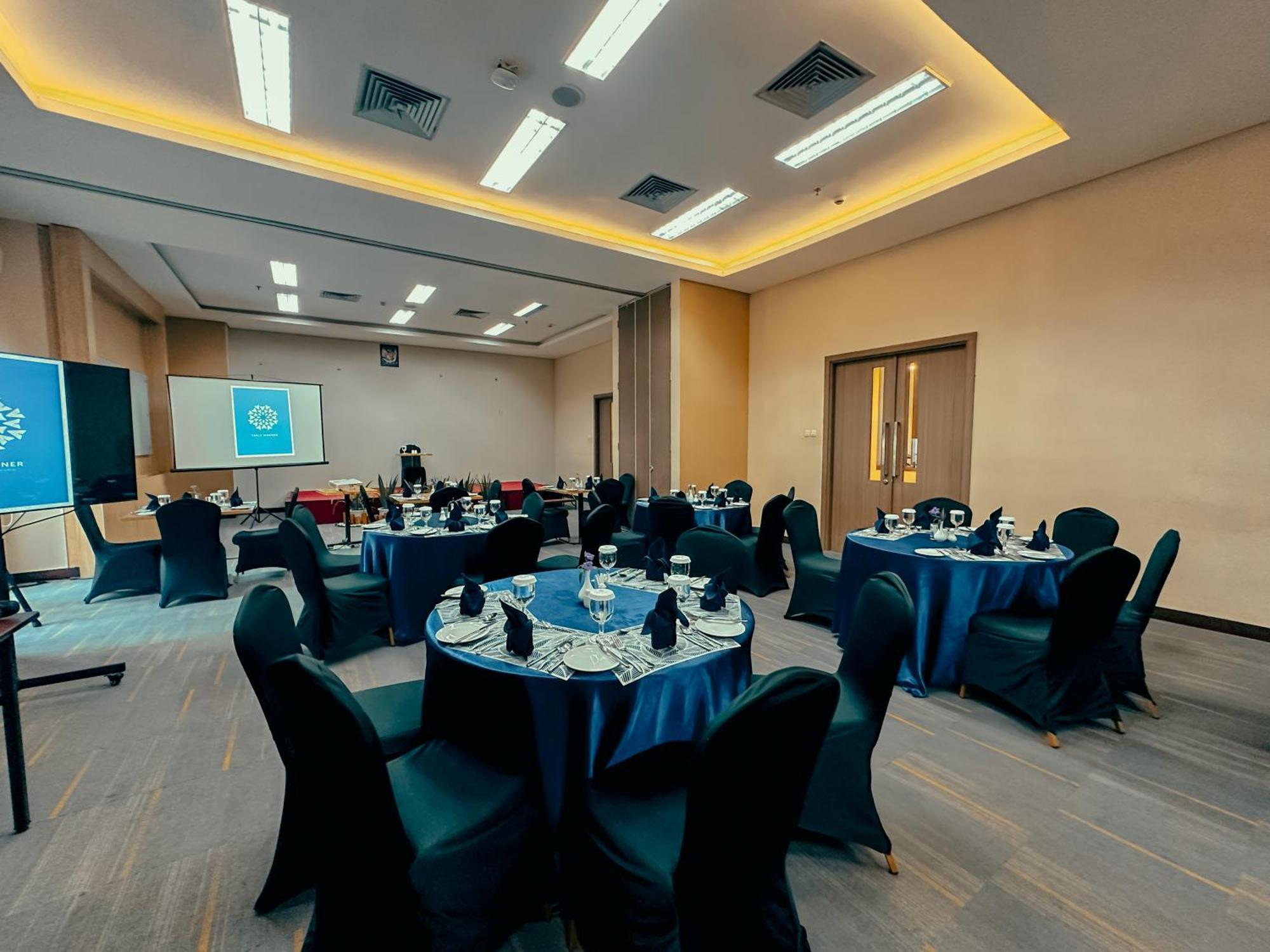 Anara Sky Kualanamu Hotel Медан Экстерьер фото
