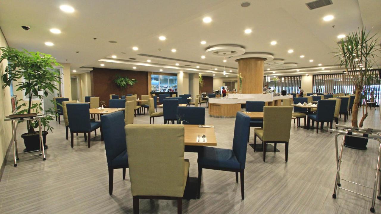 Anara Sky Kualanamu Hotel Медан Экстерьер фото